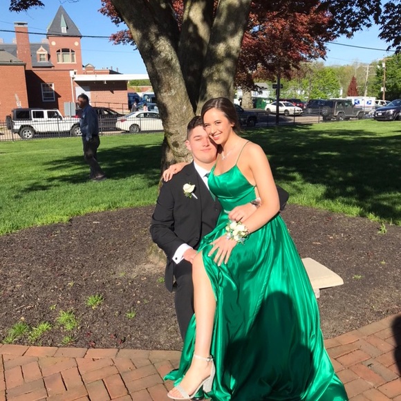 Prom dress for sale - Picture 1 of 4